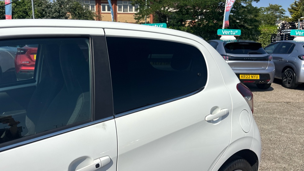 Peugeot 108 1.0 72 Allure 5dr Petrol Hatchback - Image 26