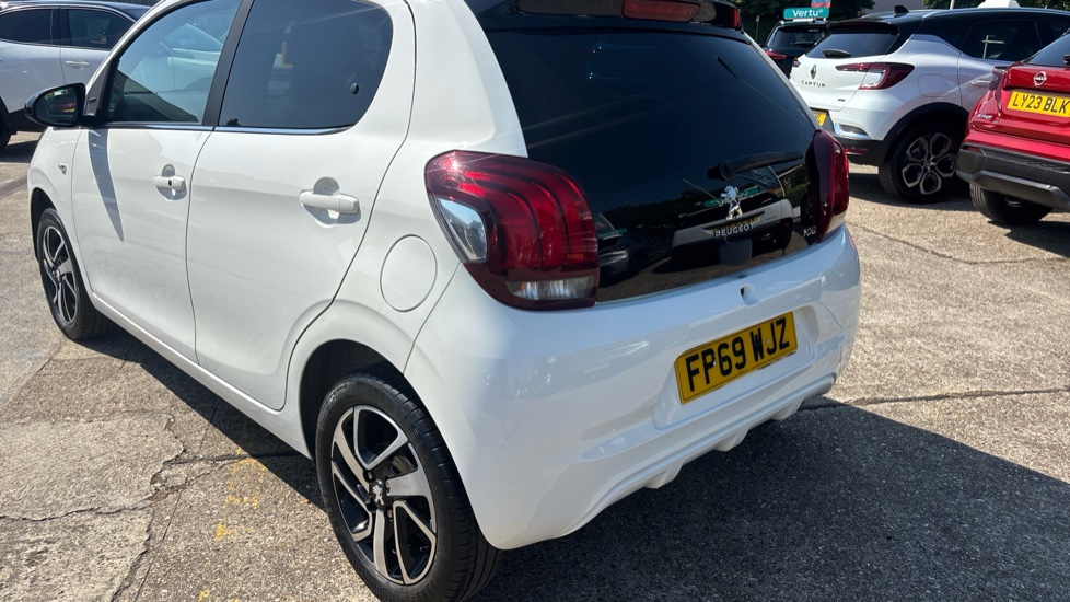 Peugeot 108 1.0 72 Allure 5dr Petrol Hatchback - Image 31