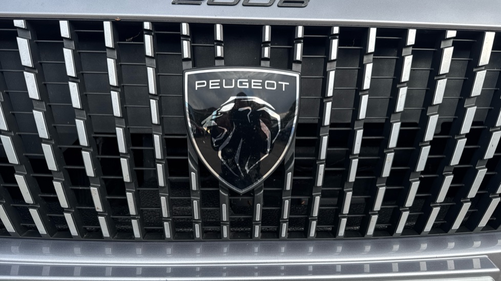 Peugeot 2008 100kW Allure 50kWh 5dr Auto Electric Estate - Image 29