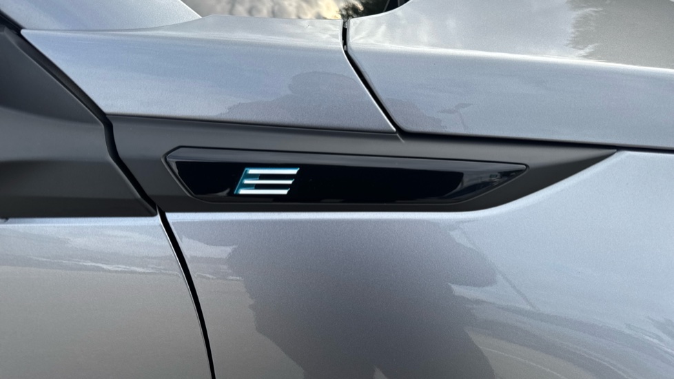 Peugeot 2008 100kW Allure 50kWh 5dr Auto Electric Estate - Image 30