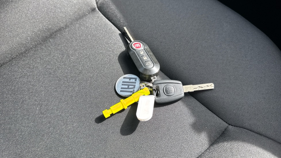 Fiat 500 1.0 Mild Hybrid 2dr Petrol Convertible - Image 19