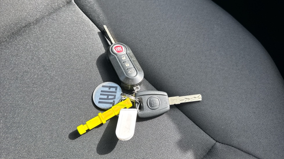 Fiat 500 1.0 Mild Hybrid 2dr Petrol Convertible - Image 20