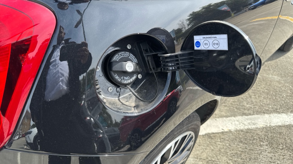 Fiat 500 1.0 Mild Hybrid 2dr Petrol Convertible - Image 31
