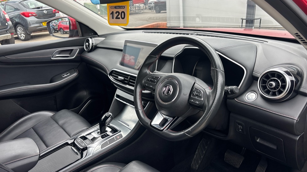 MG HS 1.5 T-GDI Excite 5dr DCT Petrol Hatchback - Image 11