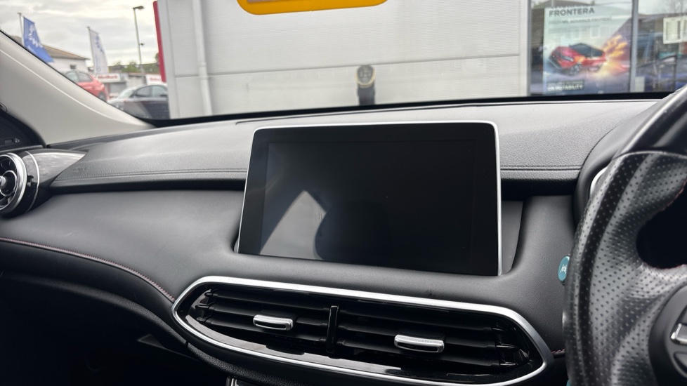 MG HS 1.5 T-GDI Excite 5dr DCT Petrol Hatchback - Image 12