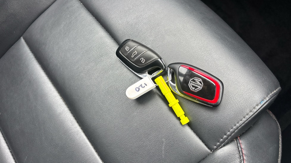 MG HS 1.5 T-GDI Excite 5dr DCT Petrol Hatchback - Image 20