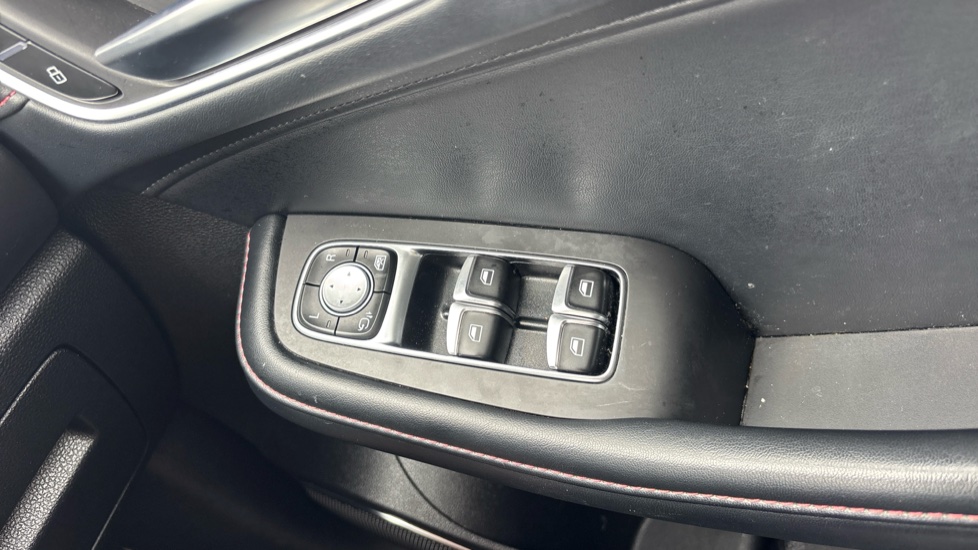 MG HS 1.5 T-GDI Excite 5dr DCT Petrol Hatchback - Image 29