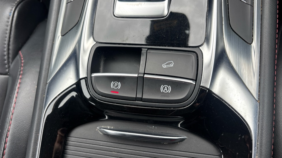 MG HS 1.5 T-GDI Excite 5dr DCT Petrol Hatchback - Image 36