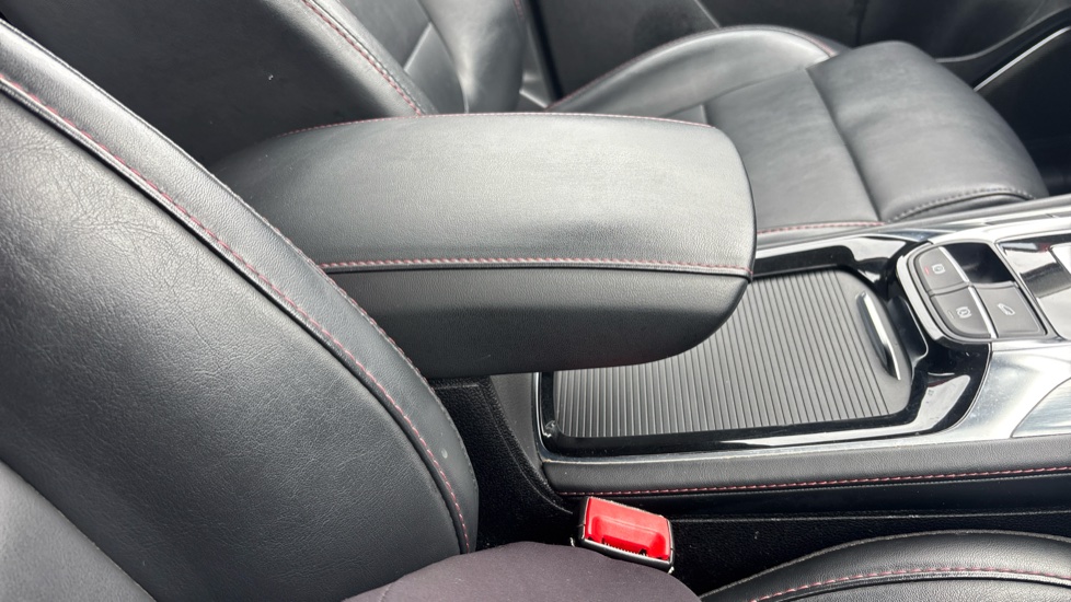 MG HS 1.5 T-GDI Excite 5dr DCT Petrol Hatchback - Image 41