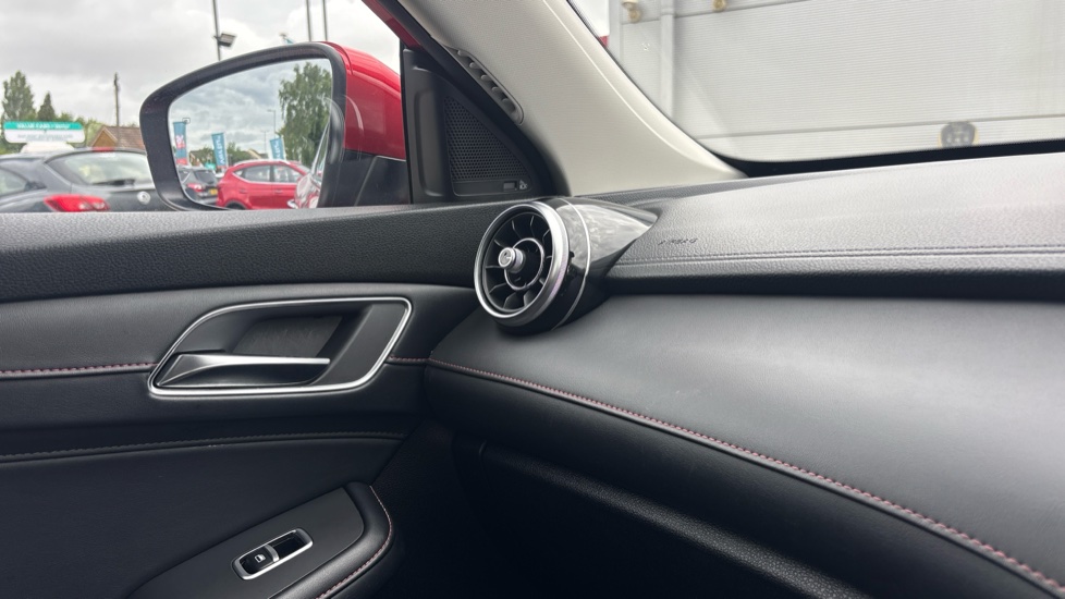 MG HS 1.5 T-GDI Excite 5dr DCT Petrol Hatchback - Image 44