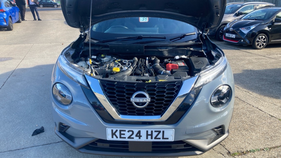 Nissan Juke 1.0 DiG-T Tekna 5dr DCT Petrol Hatchback - Image 8