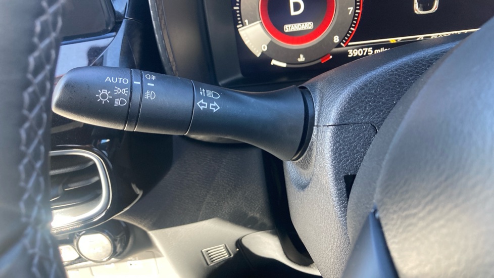Nissan Juke 1.0 DiG-T Tekna 5dr DCT Petrol Hatchback - Image 35