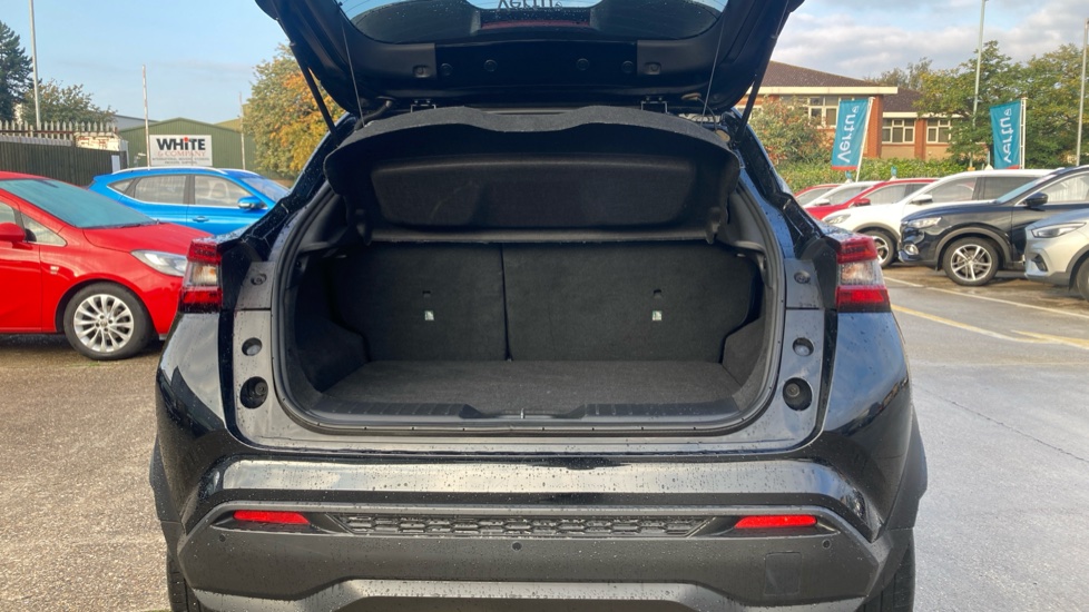 Nissan Juke 1.0 DiG-T Tekna 5dr DCT Petrol Hatchback - Image 4