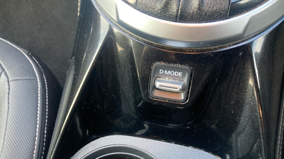 Nissan Juke 1.0 DiG-T Tekna 5dr DCT Petrol Hatchback - Image 28