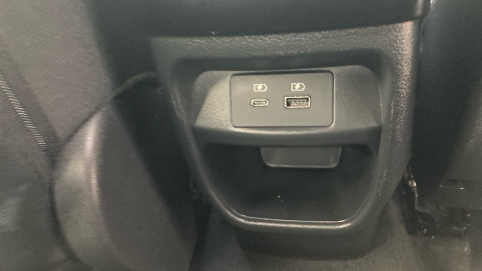 Nissan Juke 1.0 DiG-T Tekna 5dr DCT Petrol Hatchback - Image 43