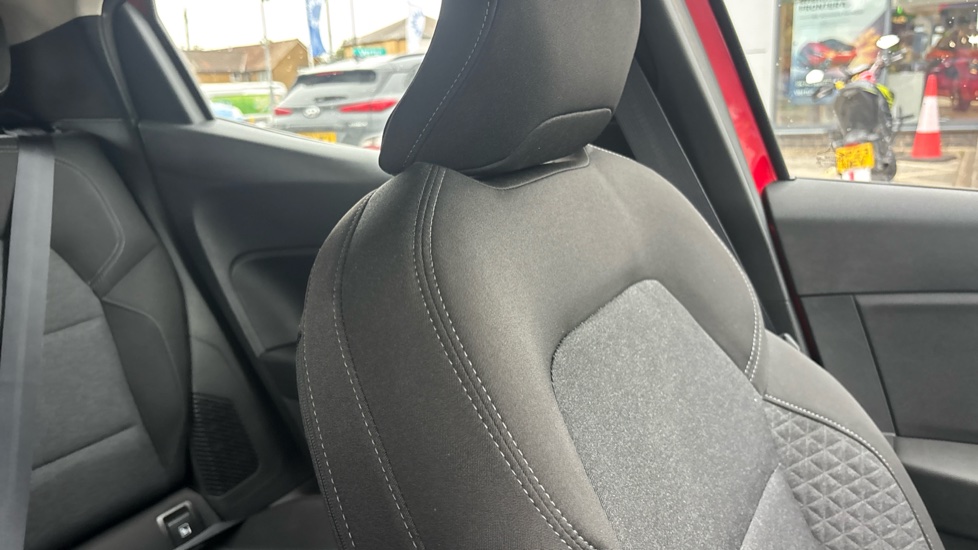 Renault Clio 1.6 E-TECH full hybrid 145 Evolution 5dr Auto Hybrid Hatchback - Image 36