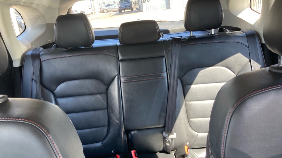 MG HS 1.5 T-GDI Excite 5dr DCT Petrol Hatchback - Image 15