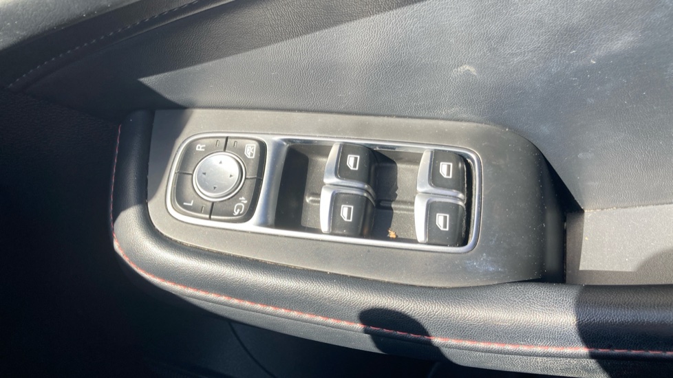 MG HS 1.5 T-GDI Excite 5dr DCT Petrol Hatchback - Image 24