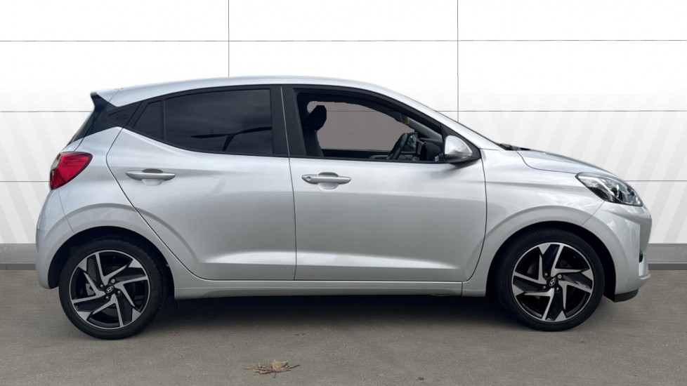 Hyundai i10 1.2 MPi Premium 5dr Auto Petrol Hatchback - Image 5