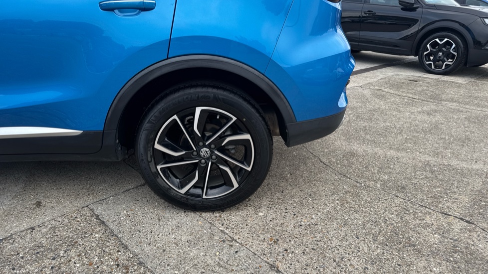 MG ZS 1.5 VTi-TECH Exclusive 5dr Petrol Hatchback - Image 27
