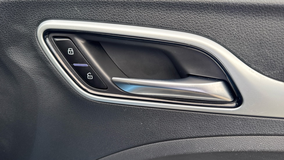 MG ZS 1.5 VTi-TECH Exclusive 5dr Petrol Hatchback - Image 32