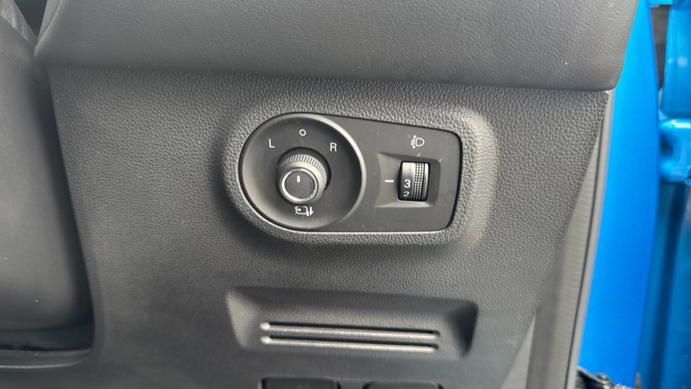MG ZS 1.5 VTi-TECH Exclusive 5dr Petrol Hatchback - Image 33