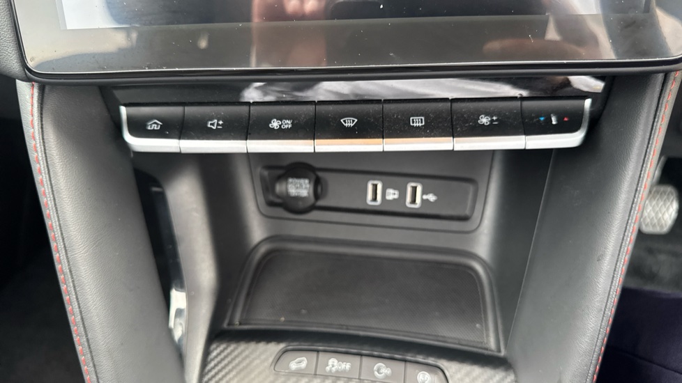MG ZS 1.5 VTi-TECH Exclusive 5dr Petrol Hatchback - Image 40