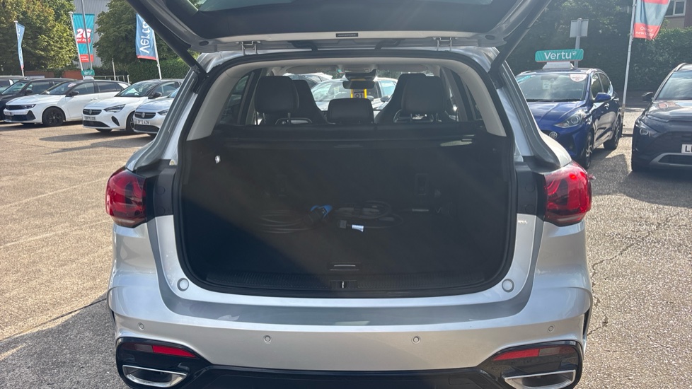 MG HS 1.5 T-GDI PHEV Trophy 5dr Auto Hatchback - Image 4