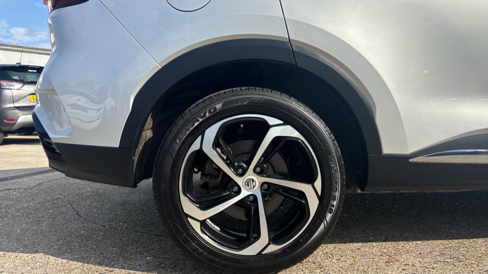 MG HS 1.5 T-GDI PHEV Trophy 5dr Auto Hatchback - Image 7