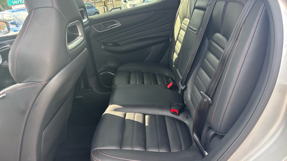 MG HS 1.5 T-GDI PHEV Trophy 5dr Auto Hatchback - Image 16