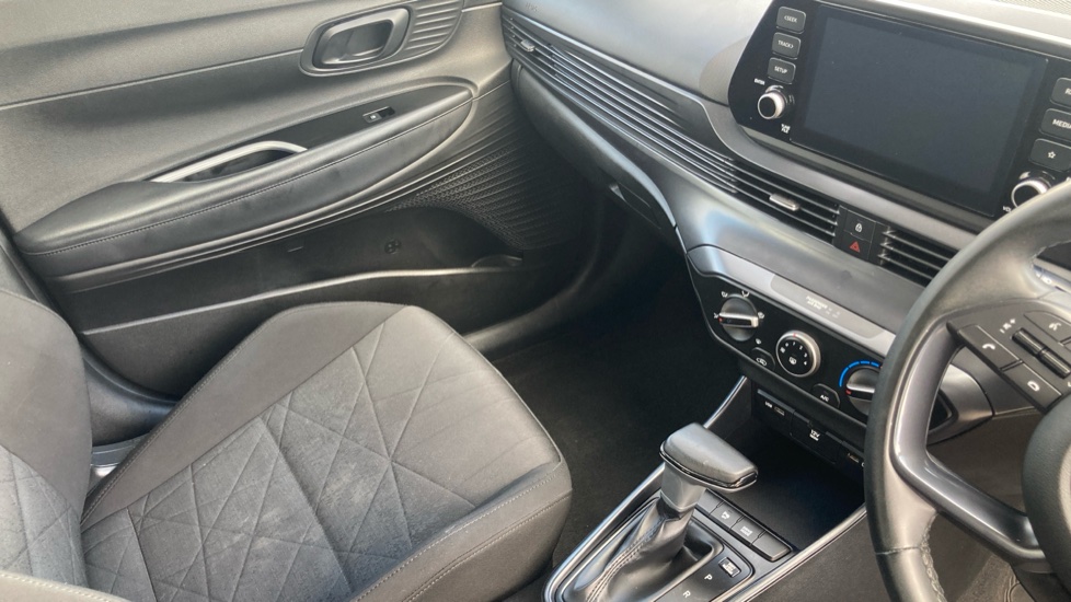 Hyundai BAYON 1.0 TGDi 48V MHEV SE Connect 5dr DCT Petrol Hatchback - Image 14