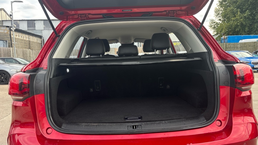 MG HS 1.5 T-GDI SE 5dr DCT Petrol Hatchback - Image 4