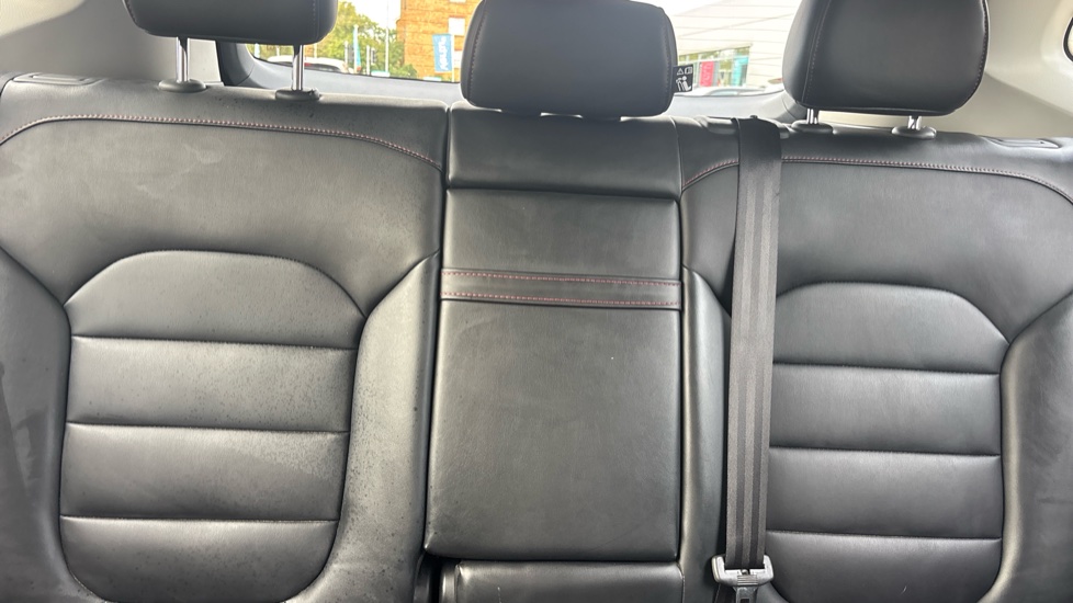 MG HS 1.5 T-GDI SE 5dr DCT Petrol Hatchback - Image 15