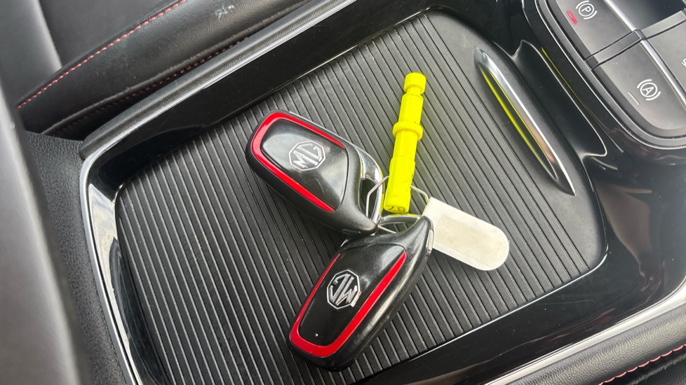MG HS 1.5 T-GDI SE 5dr DCT Petrol Hatchback - Image 20