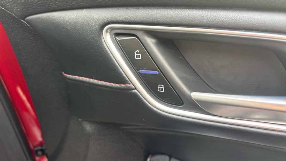 MG HS 1.5 T-GDI SE 5dr DCT Petrol Hatchback - Image 30
