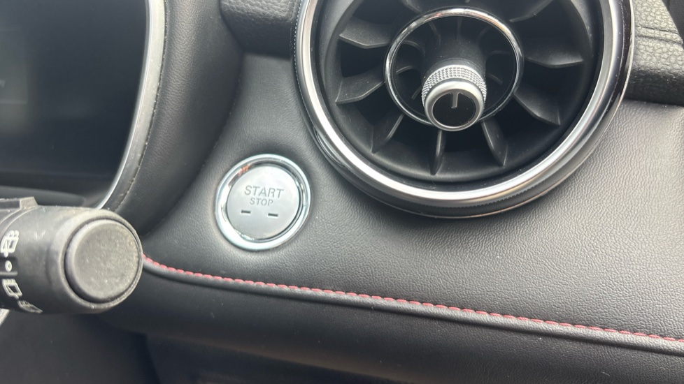 MG HS 1.5 T-GDI SE 5dr DCT Petrol Hatchback - Image 31