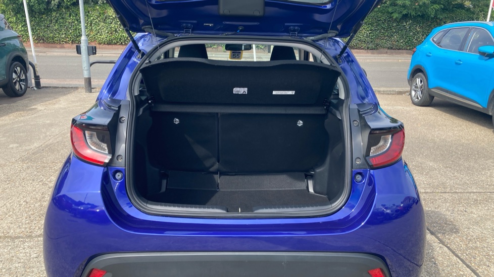 Toyota Yaris 1.5 Hybrid Icon 5dr CVT Hybrid Hatchback - Image 4