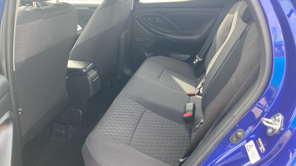 Toyota Yaris 1.5 Hybrid Icon 5dr CVT Hybrid Hatchback - Image 16