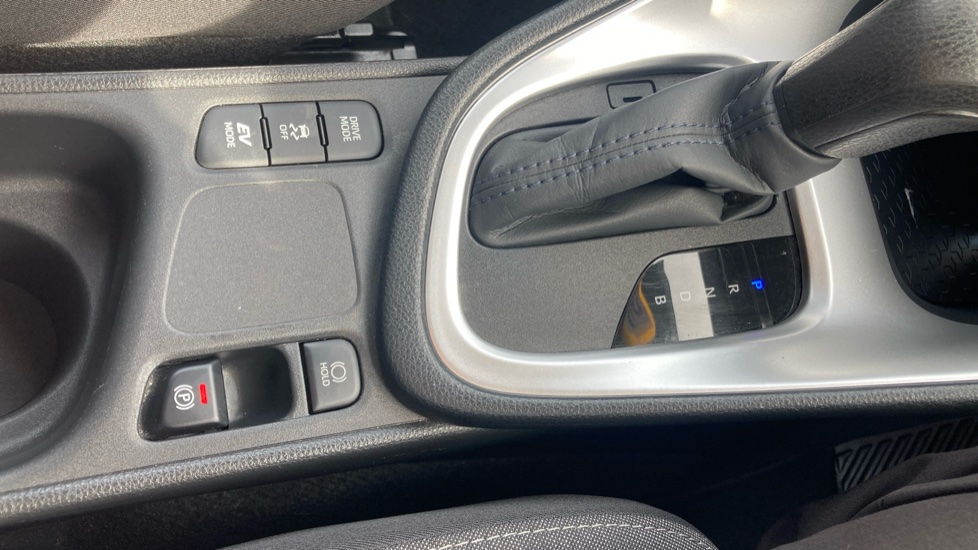 Toyota Yaris 1.5 Hybrid Icon 5dr CVT Hybrid Hatchback - Image 26