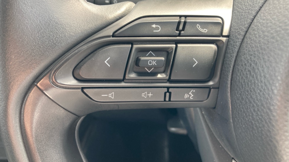Toyota Yaris 1.5 Hybrid Icon 5dr CVT Hybrid Hatchback - Image 27