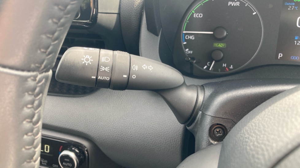 Toyota Yaris 1.5 Hybrid Icon 5dr CVT Hybrid Hatchback - Image 28