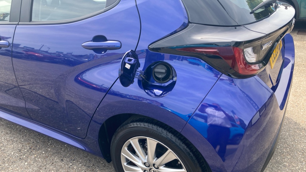 Toyota Yaris 1.5 Hybrid Icon 5dr CVT Hybrid Hatchback - Image 33