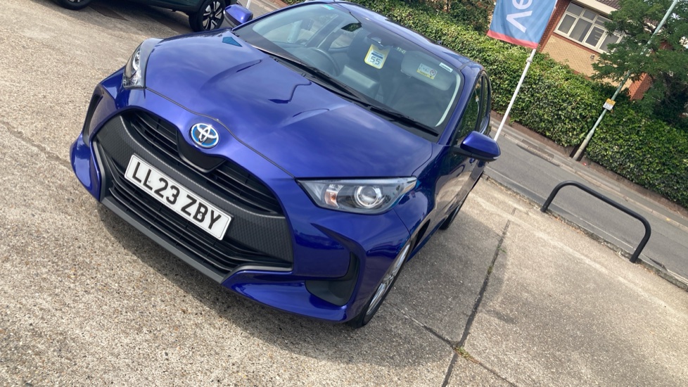 Toyota Yaris 1.5 Hybrid Icon 5dr CVT Hybrid Hatchback - Image 37