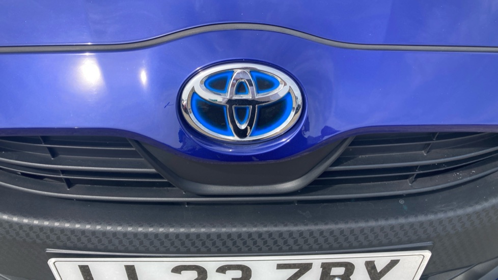 Toyota Yaris 1.5 Hybrid Icon 5dr CVT Hybrid Hatchback - Image 38
