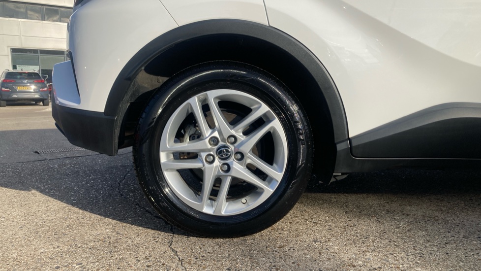 Toyota C-HR 1.8 Hybrid Icon 5dr CVT Hybrid Hatchback - Image 7