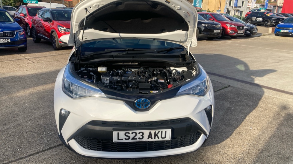 Toyota C-HR 1.8 Hybrid Icon 5dr CVT Hybrid Hatchback - Image 8