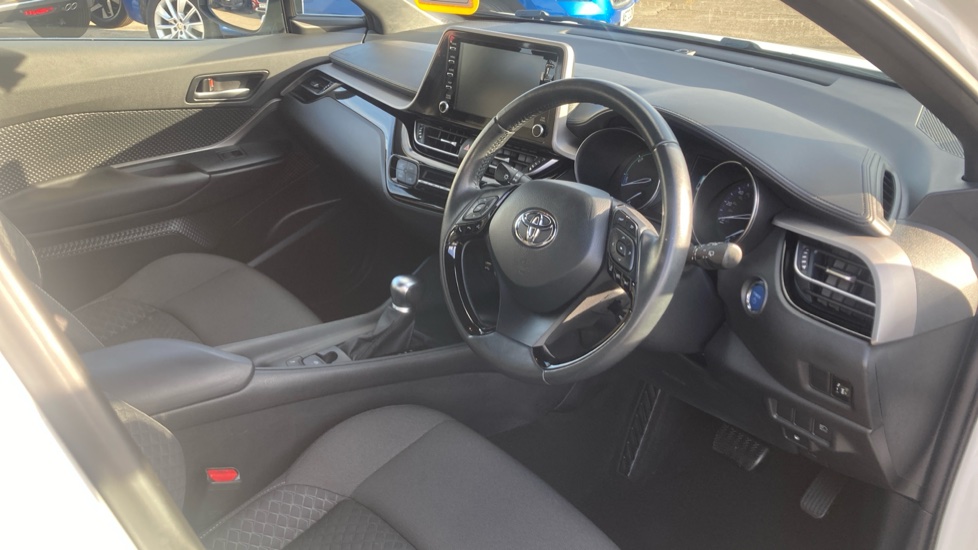 Toyota C-HR 1.8 Hybrid Icon 5dr CVT Hybrid Hatchback - Image 11