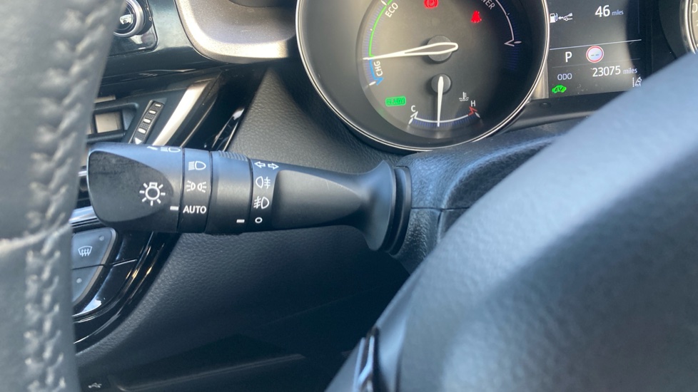 Toyota C-HR 1.8 Hybrid Icon 5dr CVT Hybrid Hatchback - Image 33