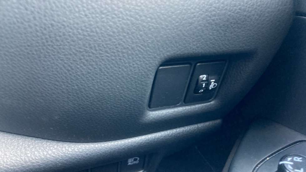 Toyota C-HR 1.8 Hybrid Icon 5dr CVT Hybrid Hatchback - Image 38