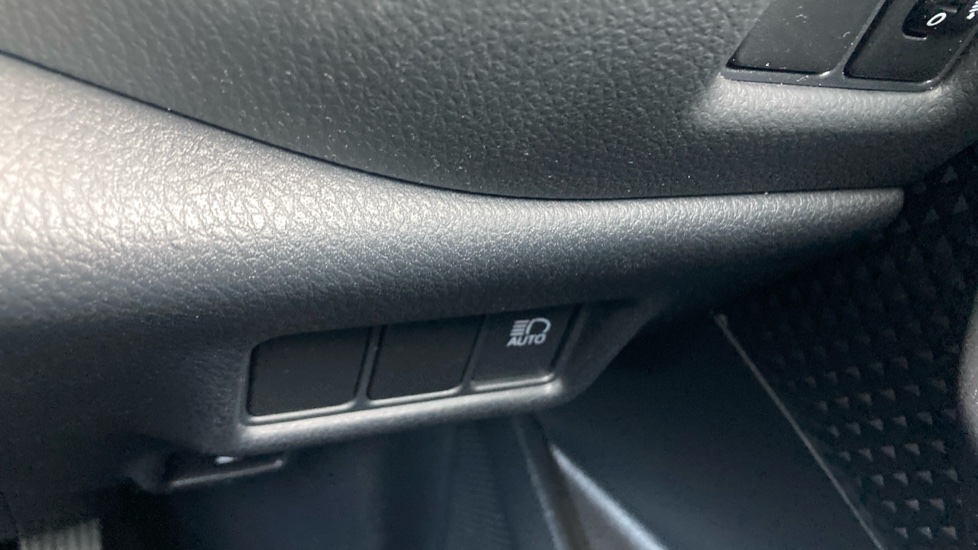 Toyota C-HR 1.8 Hybrid Icon 5dr CVT Hybrid Hatchback - Image 39